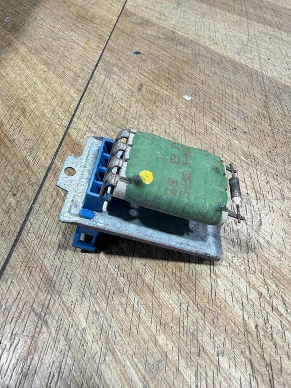 Heater blower motor/fan resistor – Ford Galaxy (2000-2006)