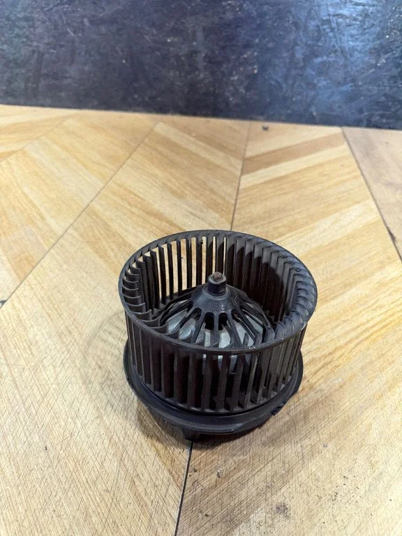 Heater fan/blower – Volvo V50 (2004-2007)