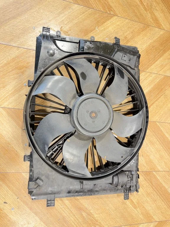 Wentylator chłodnicy elektryczny A2045000755