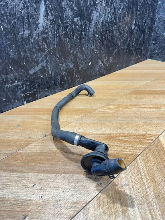 Przewody/węże chłodzenia turbo 30154621