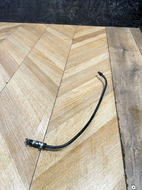 Coolant pipe/hose