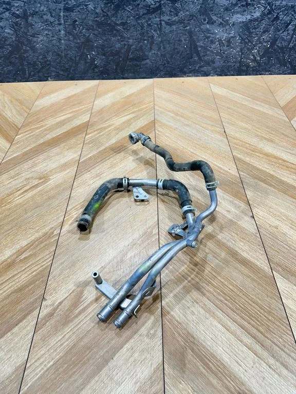 Coolant pipe/hose