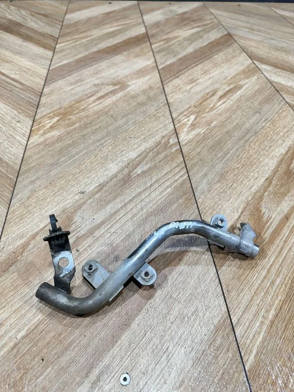 Coolant pipe/hose