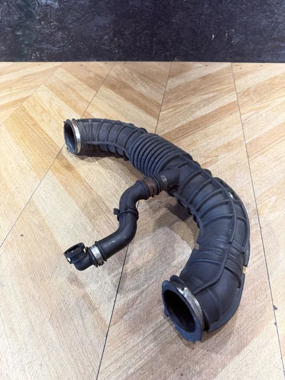 Turbo air intake inlet pipe/hose GGH9C623CG