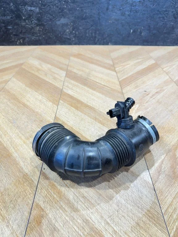 Turbo air intake inlet pipe/hose 55561787