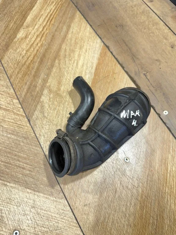 Turbo air intake inlet pipe/hose – Opel Zafira A (1999-2005)