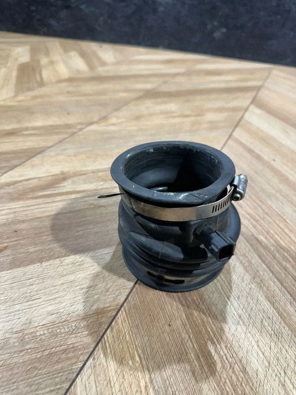 Air intake hose/pipe 05510000AB