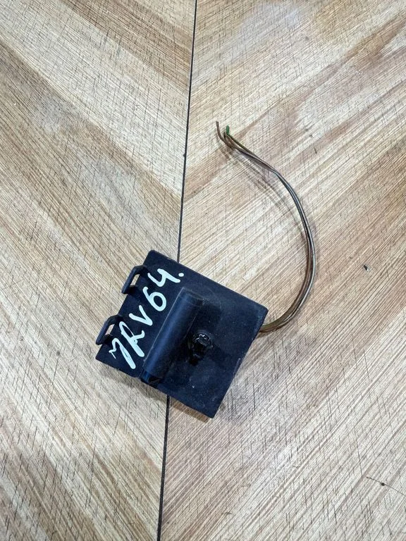 Degalų bako dangtelio spyna