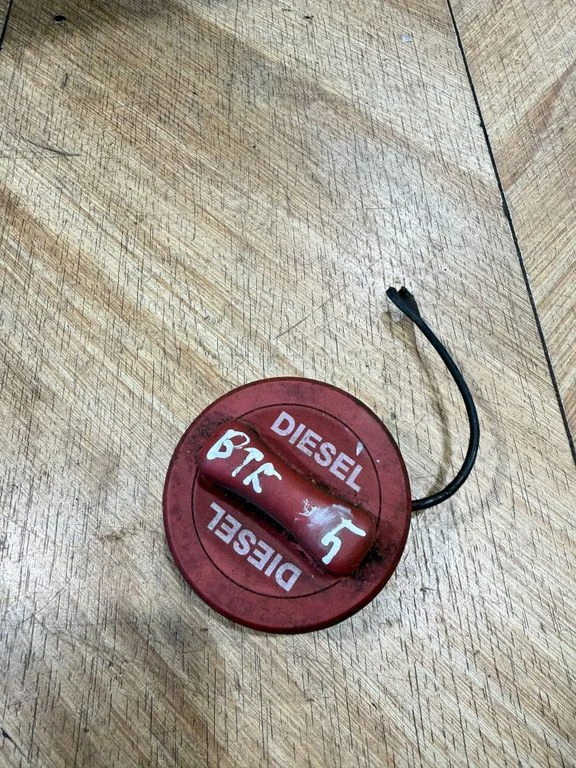 Kütusepaagi keeratav kork 1221