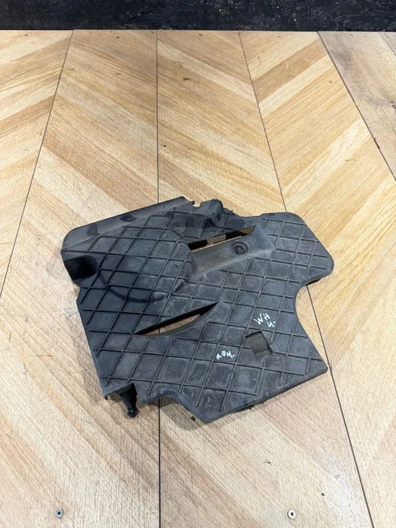 Timing belt guard (cover) – Mercedes-Benz C-Class AMG W204 (2007-2014)
