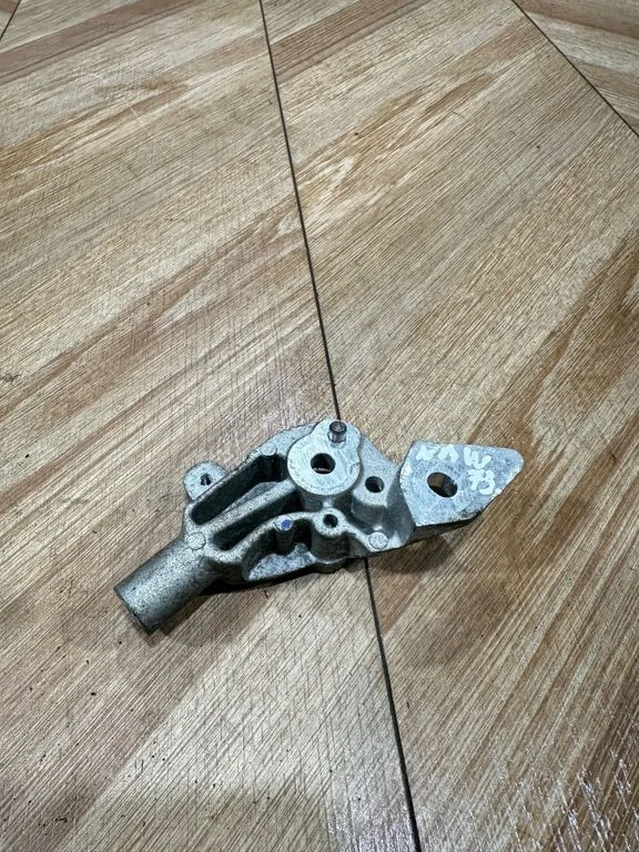 Engine mounting bracket 149320952R