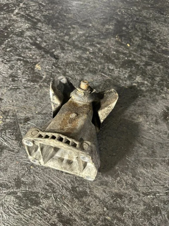 Engine mounting bracket 6282230004