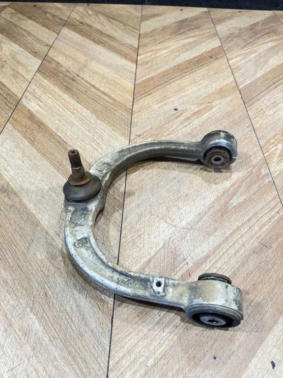 Front lower control arm/wishbone