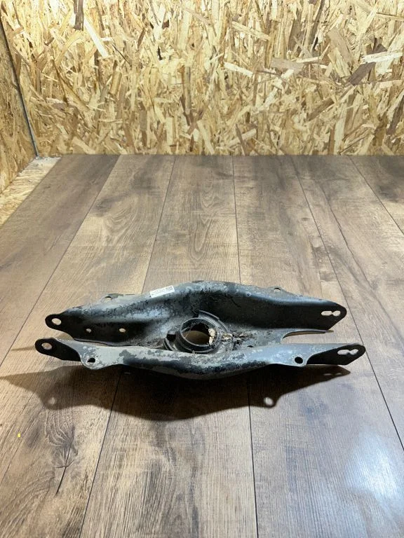 Rear upper control arm/wishbone A2053521900