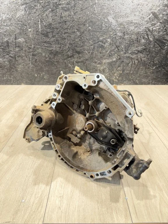 Mechaninė 5 pavarų dėžė
