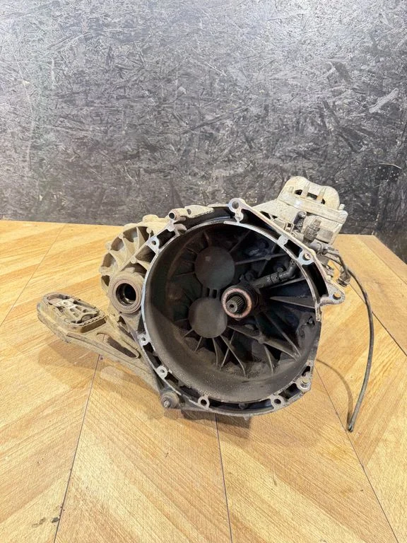 Mechaninė 6 pavarų dėžė