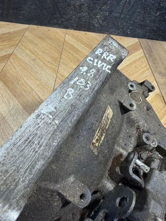 Mechaninė 6 pavarų dėžė