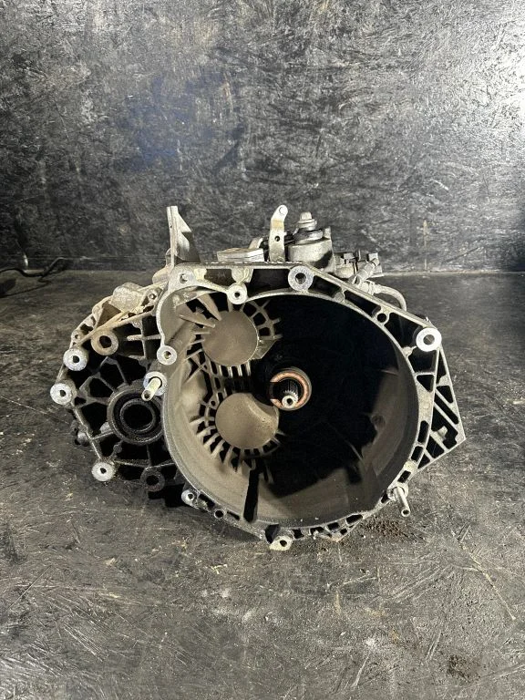 Mechaninė 6 pavarų dėžė