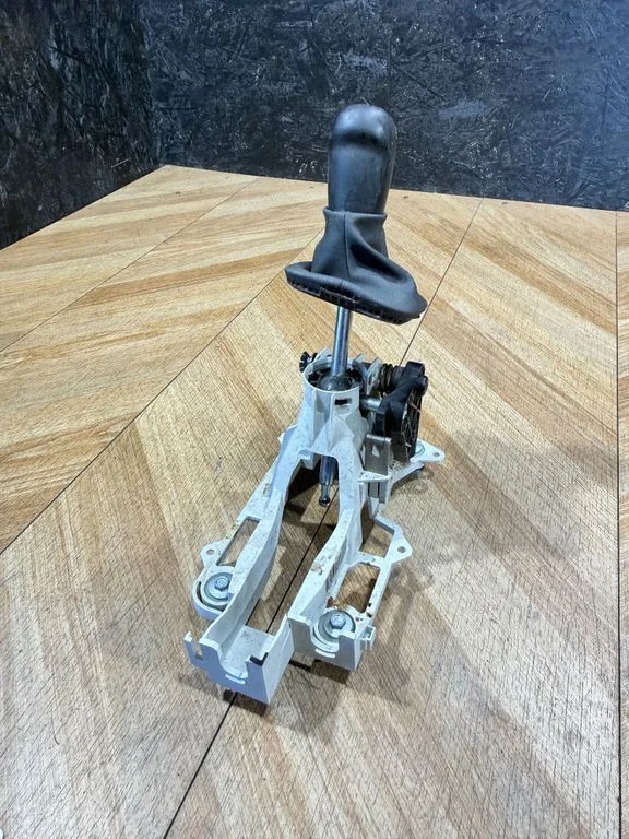 Mechanizm zmiany biegów (kulisa) 8128202061