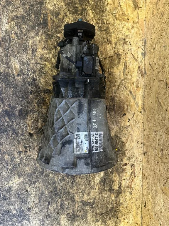 Mechaninė 6 pavarų dėžė