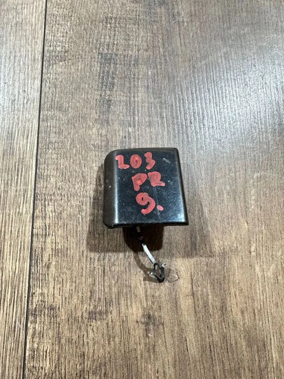 Priekinis tempimo kilpos dangtelis