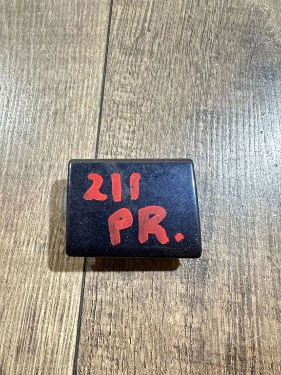 Priekinis tempimo kilpos dangtelis