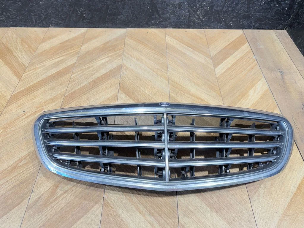 Front bumper upper radiator grill A2058806501