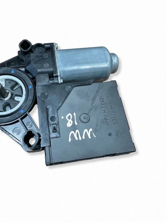 Front door window regulator motor – Volkswagen Touran I (2003-2010)