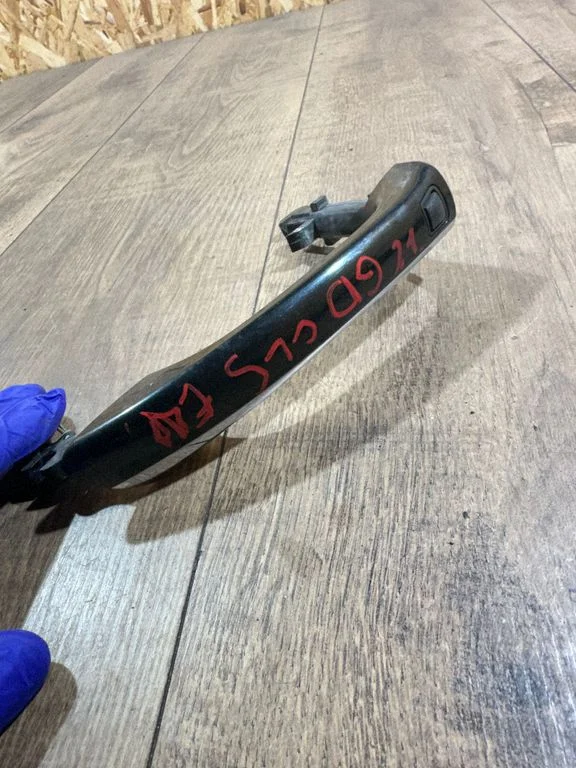 Rear door exterior handle
