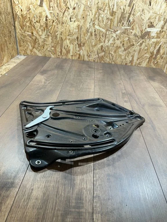 Rear window lifting mechanism without motor 961882