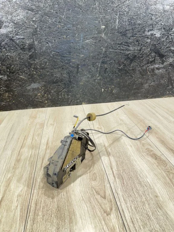 Rear door lock 2197300535