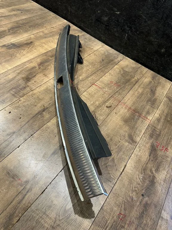 Trunk/boot sill cover protection 4L0864483
