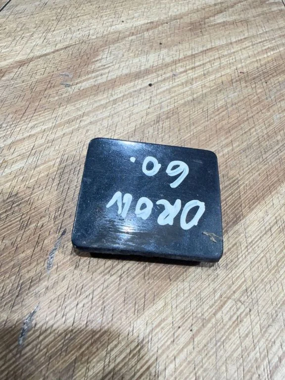 Priekinio slenksčio apdaila (išorinė)