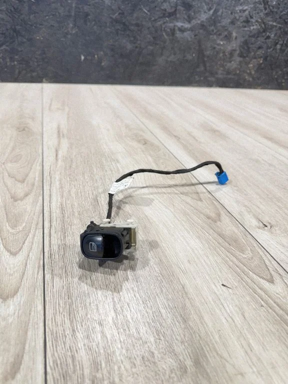 Electric window control switch A2035402205