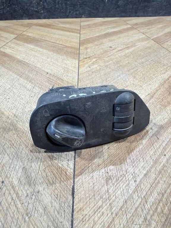 Light switch – Seat Alhambra (Mk1) (1996-2010)