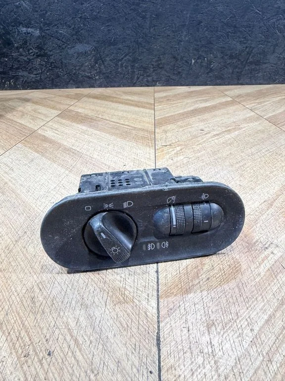 Light switch – Seat Alhambra (Mk1) (1996-2010)