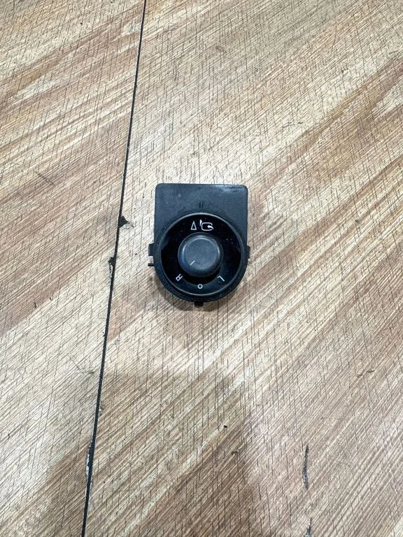 Wing mirror switch – Opel Insignia A (2008-2017)