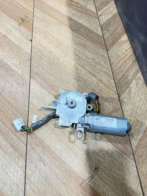 Sunroof motor/actuator A2038203142