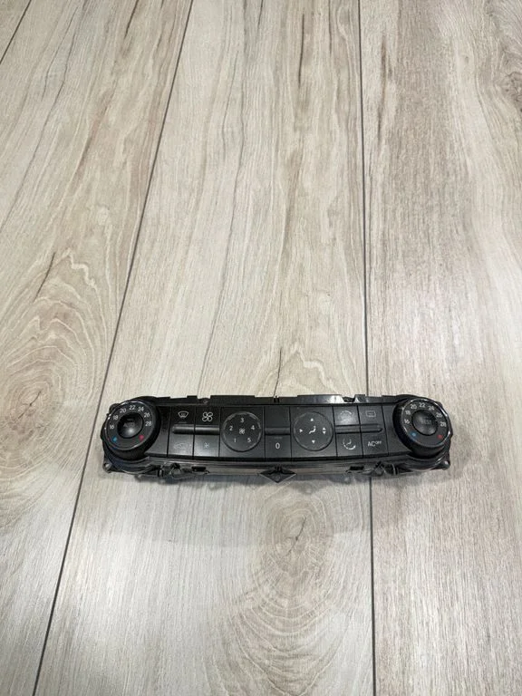 Climate control unit 2118300385