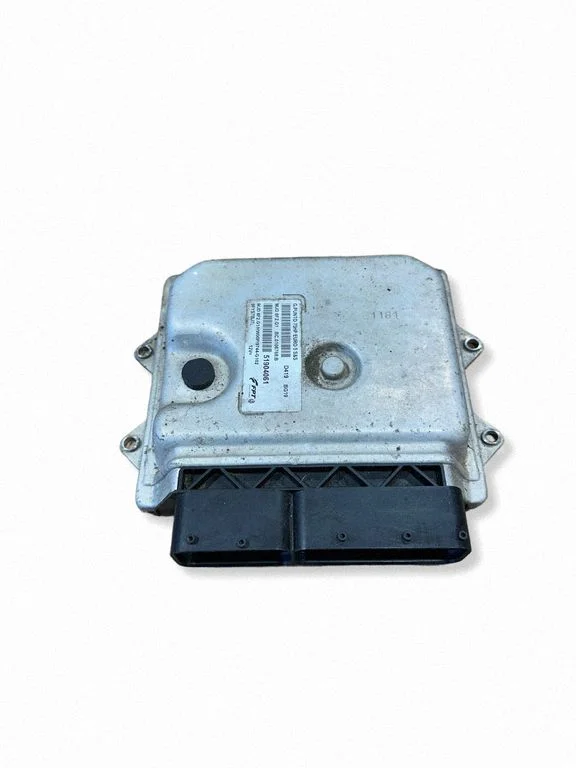 Dzinēja vadības bloks 51904061