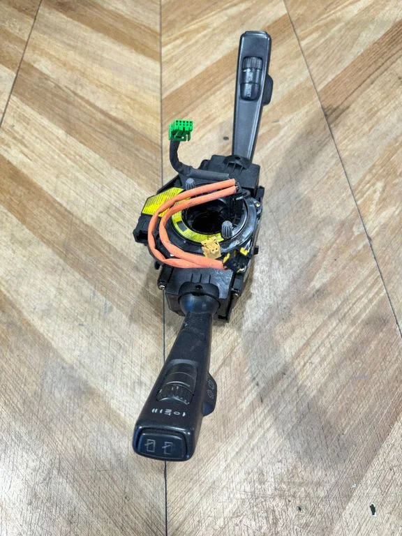 Wiper turn signal indicator stalk/switch – Volvo V50 (2004-2007)