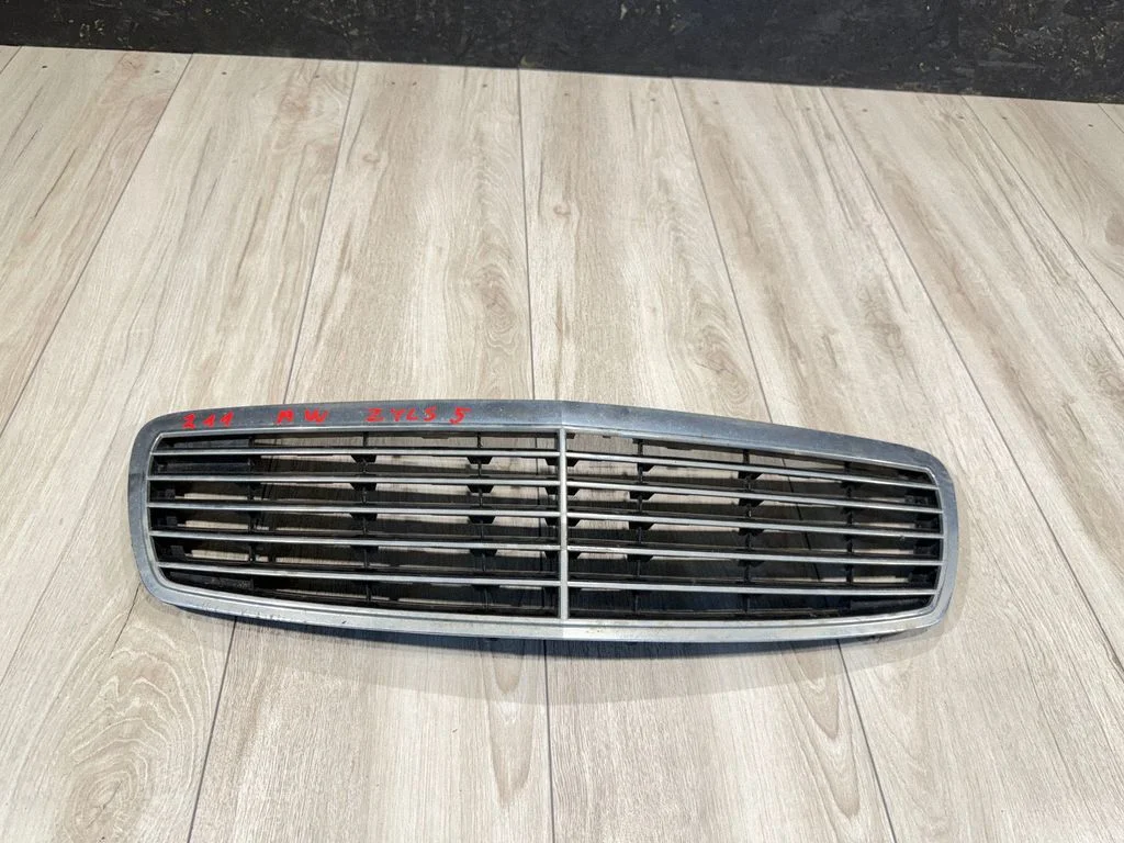 Front grill A2118800583