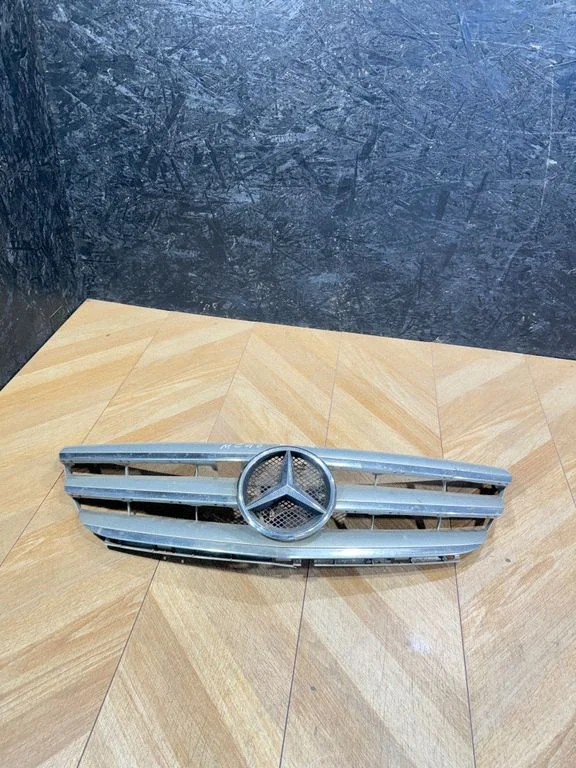 Front grill – Mercedes-Benz B-Class W245 (2005-2011)