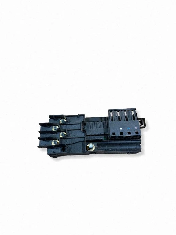 Plussjuhtmete ühendussõlm 2115452301