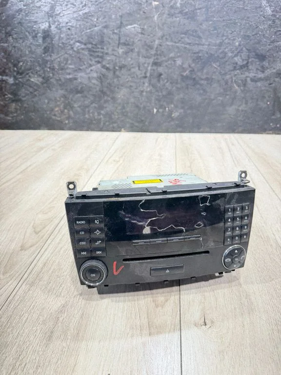 Radio, odtwarzacz CD/DVD, nawigacja A2038703689