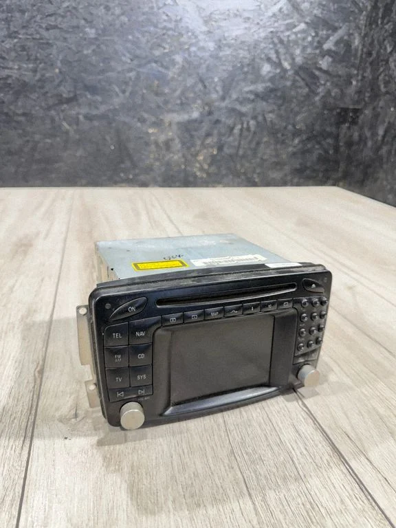 Radio/CD/DVD/GPS head unit A2038275242