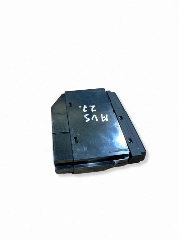Windscreen/window heater switch – Toyota Avensis T250 (2003-2006)