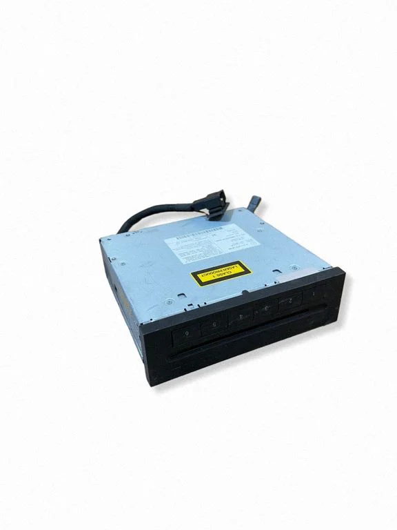 CD/DVD changer – Mercedes-Benz CLS-Class C219 (2003-2011)