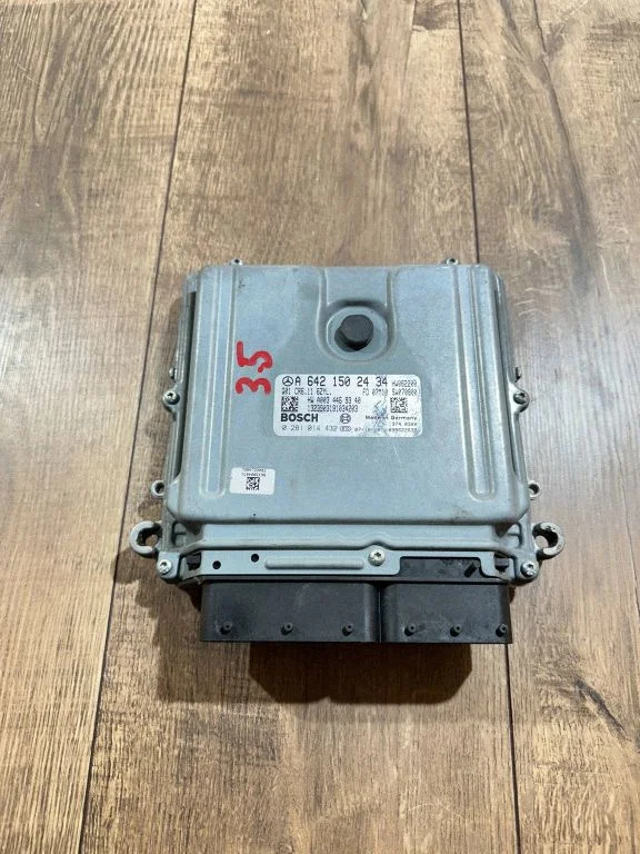 Engine ECU kit and lock set A6421502434
