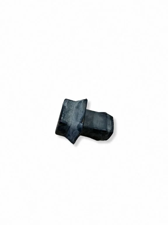 Radiator mount bracket 7L0121276